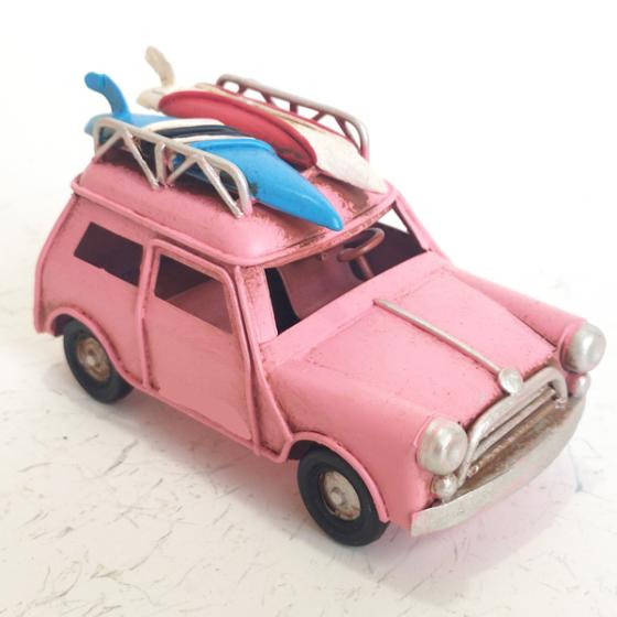Vintage Διακοσμητικό - Αυτοκινητάκι Ροζ με Surf μεταλλικό 11 × 5 × 6 cm