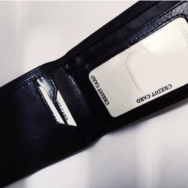 Δερμάτινο ανδρικό πορτοφόλι πλάγιο 10.5cm x 8.5cm μαύρο RFID